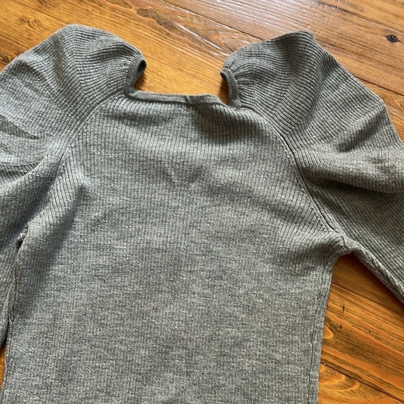 Trina‎ Turk 100% Merino Wool Ribbed Puff Sleeve Cardigan size XS - Picture 11 of 12